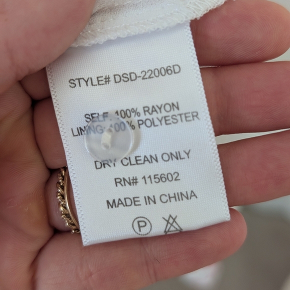 Skylar + Madison White Dress with Red Floral Pattern Size Small - Picture 8 of 10